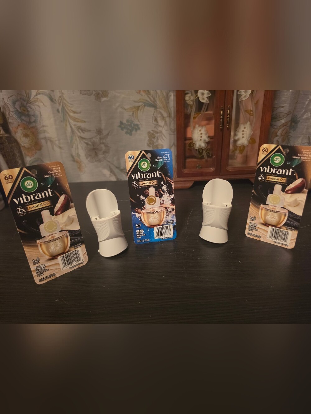 Air Wick 3 Refills NEW & 2 Used Wall Plug Ins
